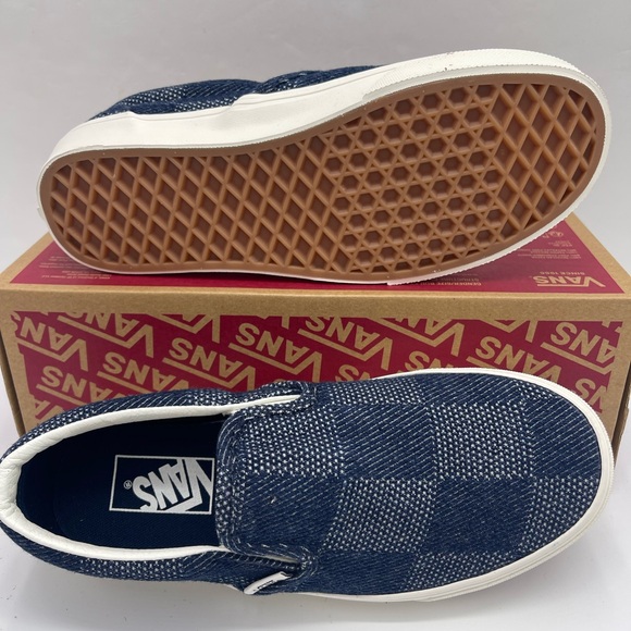 Vans WMNS Classic Slip-On
Denim Check Navy
VN0A2Z41NVY Classic Slip-On Sneakers - Picture 5 of 16